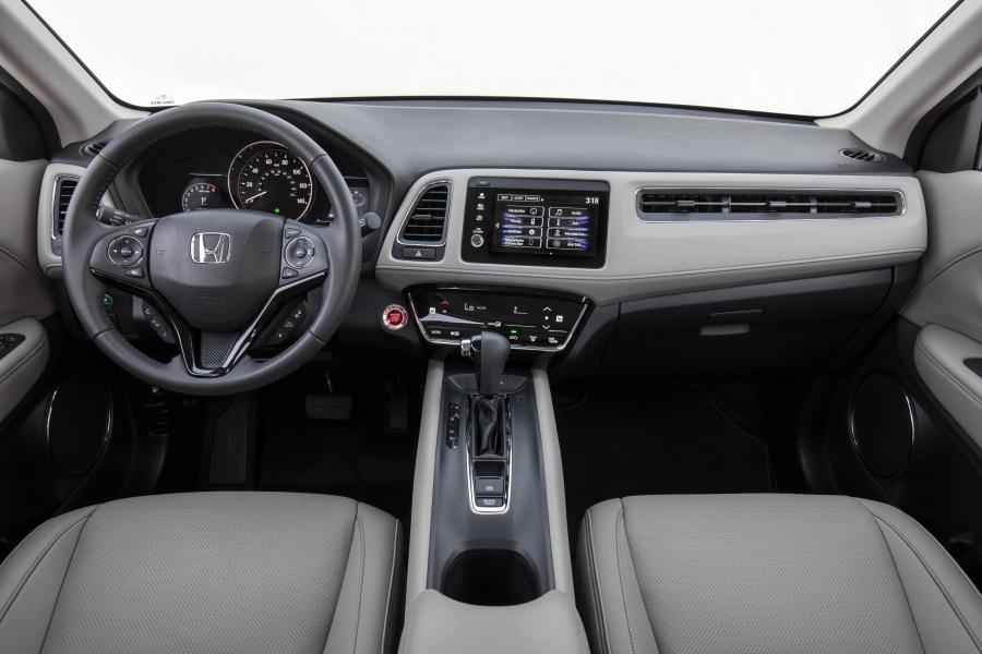 Торпедо Honda HR-V Touring 2018 года  (NA) (фото 20 из 20)